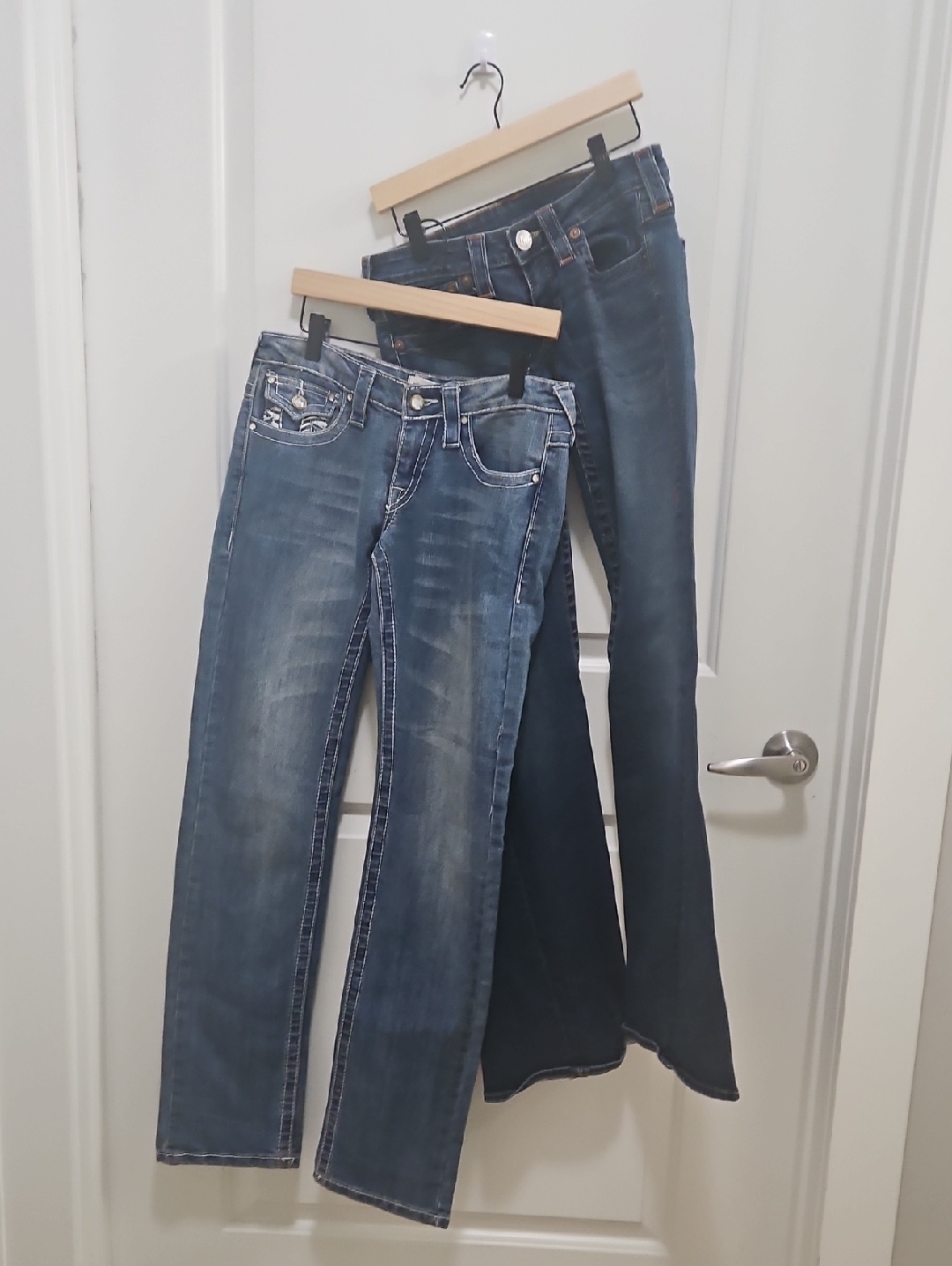 2 Pairs Of True Religion Women's Blue Jeans Boot Leg Denim Jeans Wide Leg Jeans